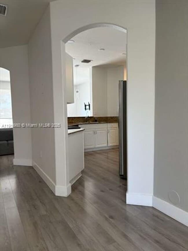 Building Photo - 8666 NW 114th Ave