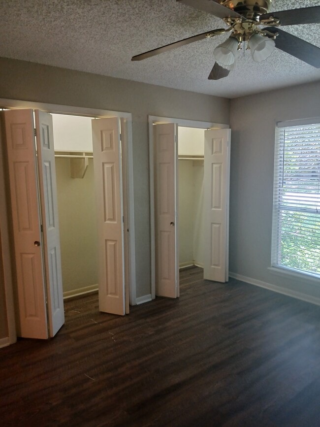 Building Photo - 5101 Middlecoff Cir