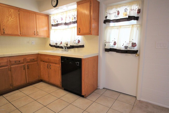 Building Photo - 11417 N 103rd Ave