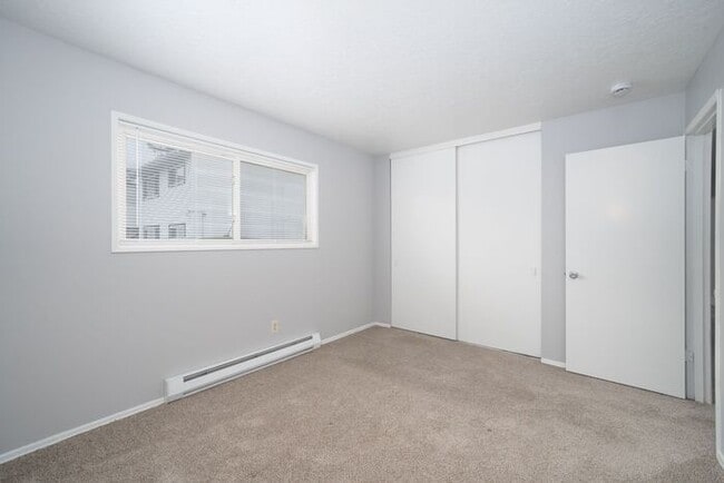 Building Photo - Remodeled 2 bedroom! $1000 VISA GIFTCARD AT MOVE IN, JUST IN TIME FOR THE HOLIDAYS!