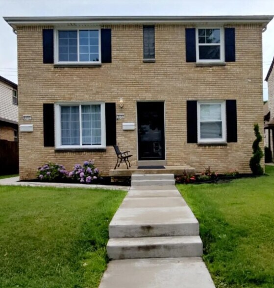 Building Photo - 3155 S 39th St