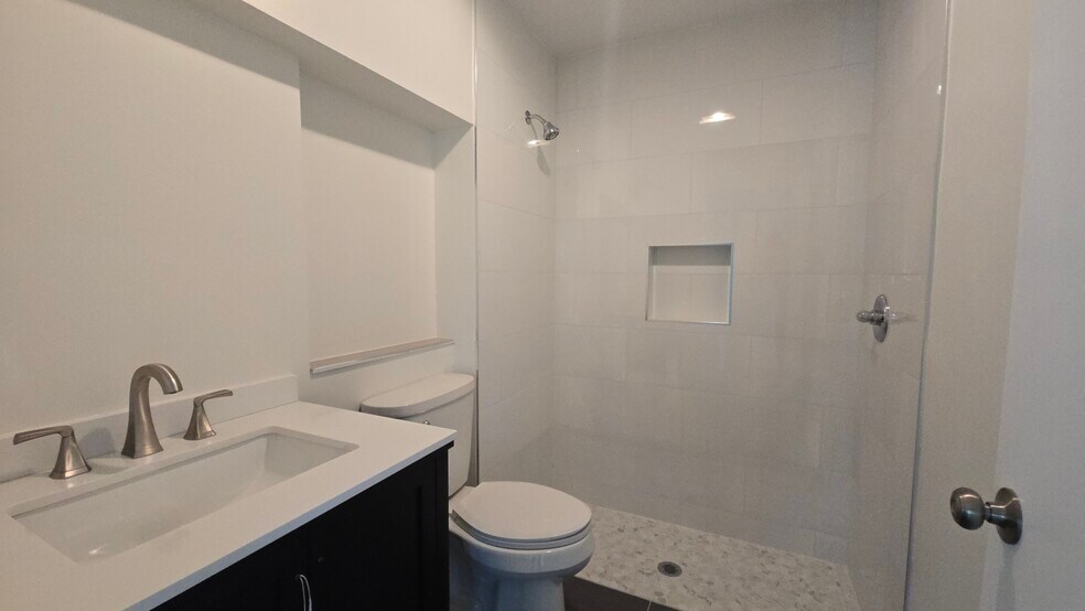 Building Photo - 115 15th Ave SW