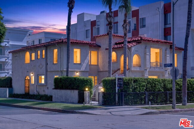 Building Photo - 900 S Wooster St