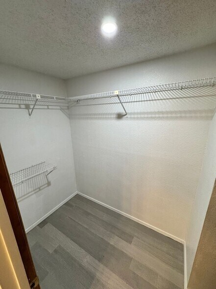 Building Photo - 4618 N Stanton St
