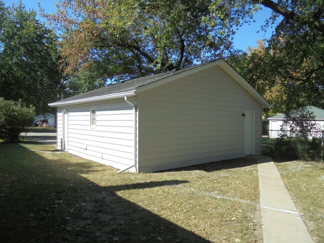 Building Photo - 1808 W Ridgeland Ave