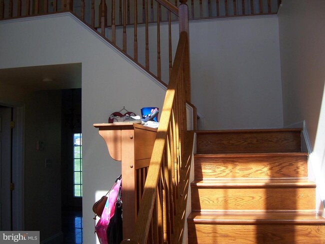 Building Photo - 11 Corvair Ln