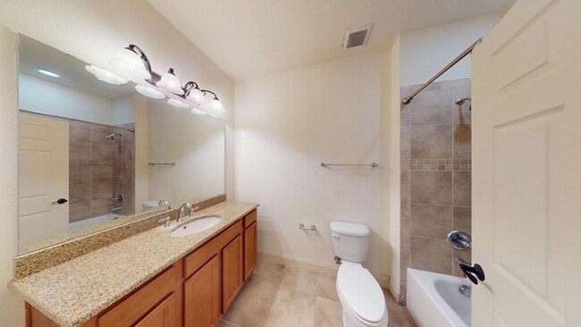 Building Photo - 4/3.5 TOWNHOME VILLA in Waterstone-Davenport