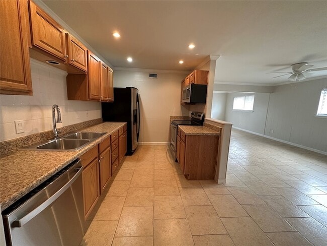 Building Photo - 11323 Lochwood Blvd