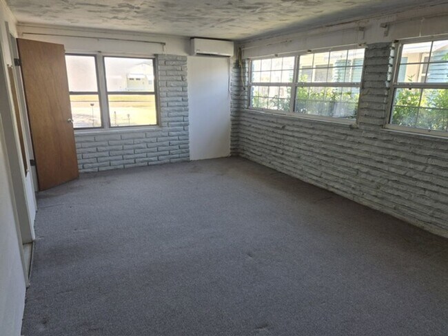 Building Photo - 346 San Jose Dr
