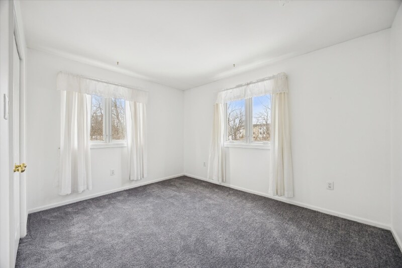 Building Photo - 113 Harvest Ln