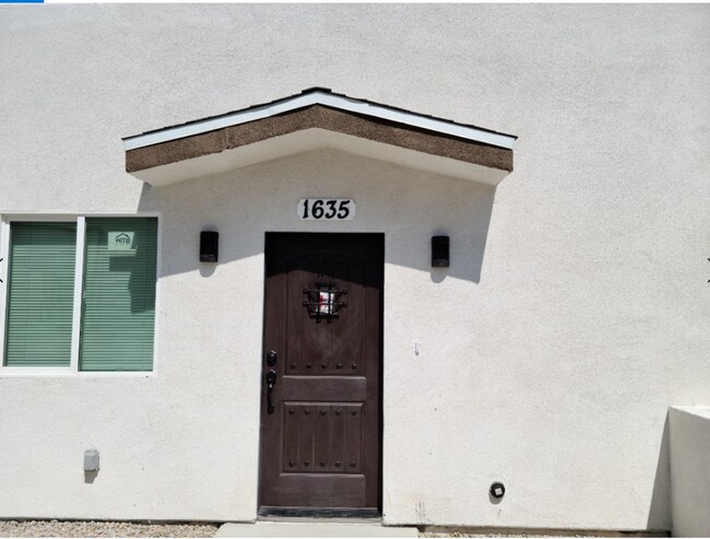 Building Photo - 33(1635)