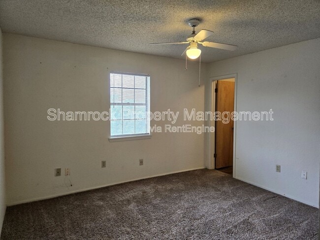 Building Photo - 913 Lancelot Cir
