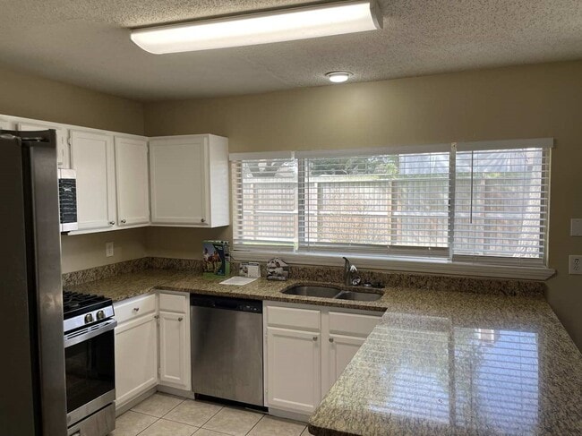 Building Photo - 18083 Glenledi Dr