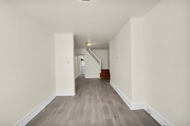 Building Photo - 210 1/2 Peach Street