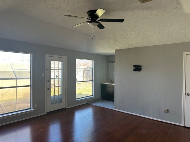 Building Photo - 16334 Rancho Blanco Dr