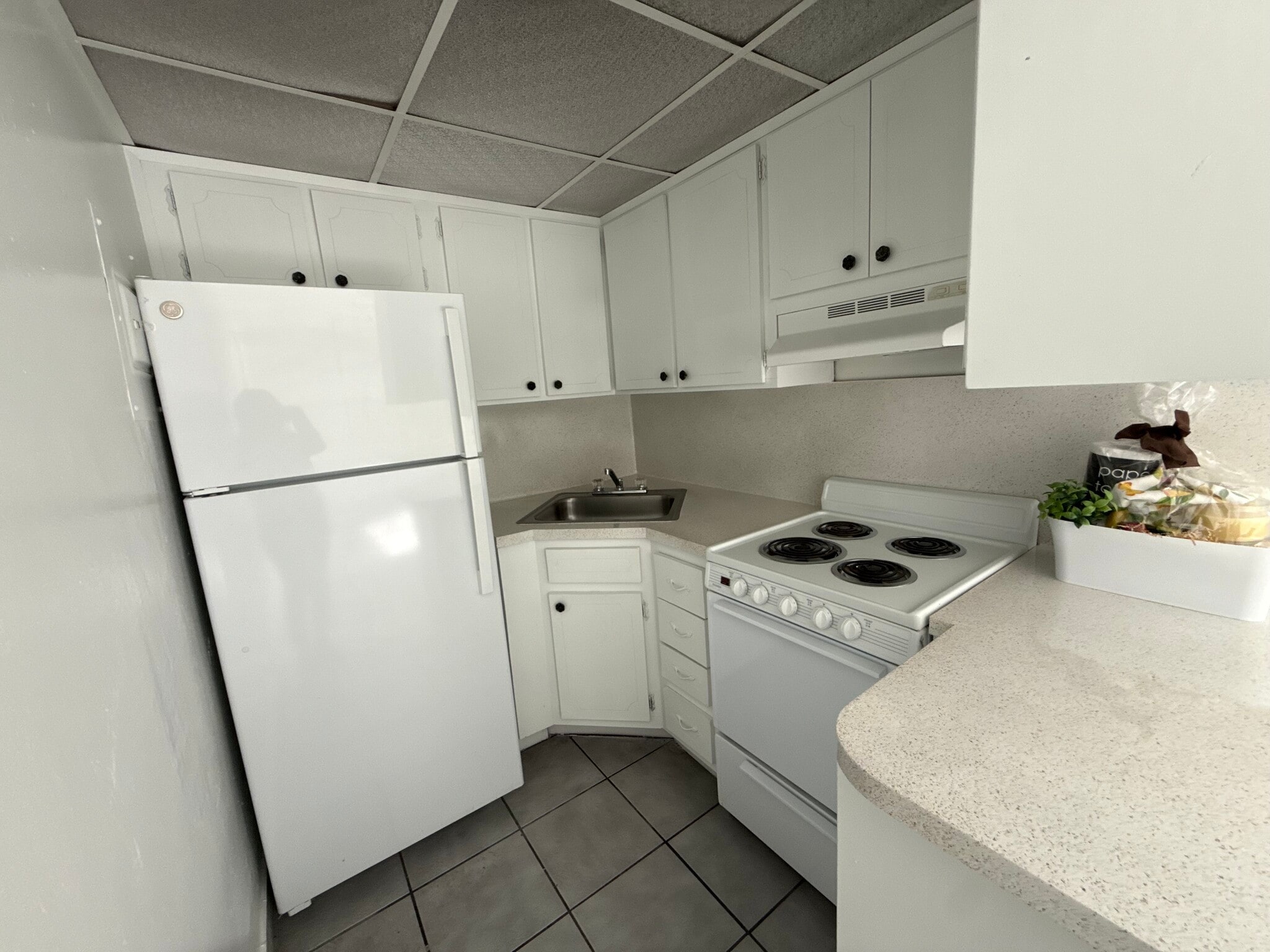 Building Photo - 900 NE 17th Ter