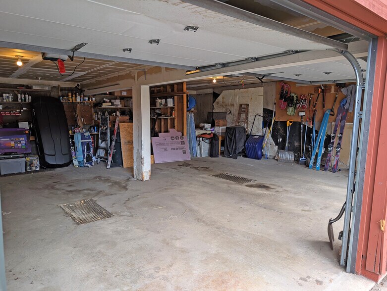 Building Photo - 1228 Palmers Dr