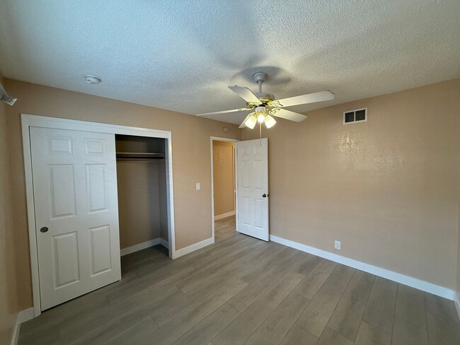 Building Photo - 3 bedroom single story in Manteca!