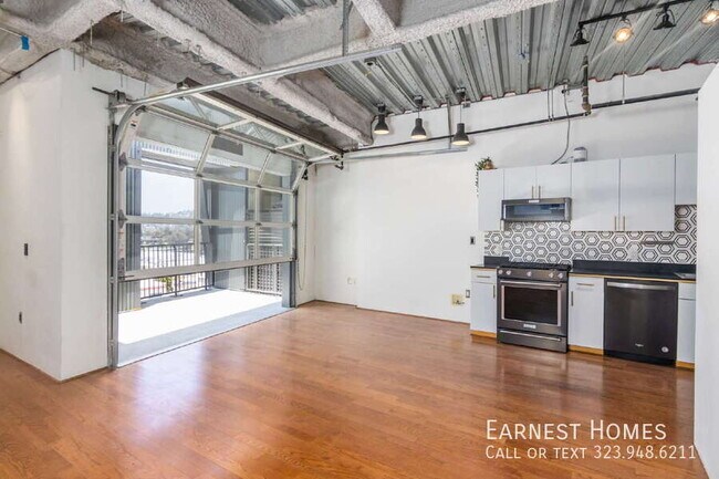 Building Photo - 200 N San Fernando Rd