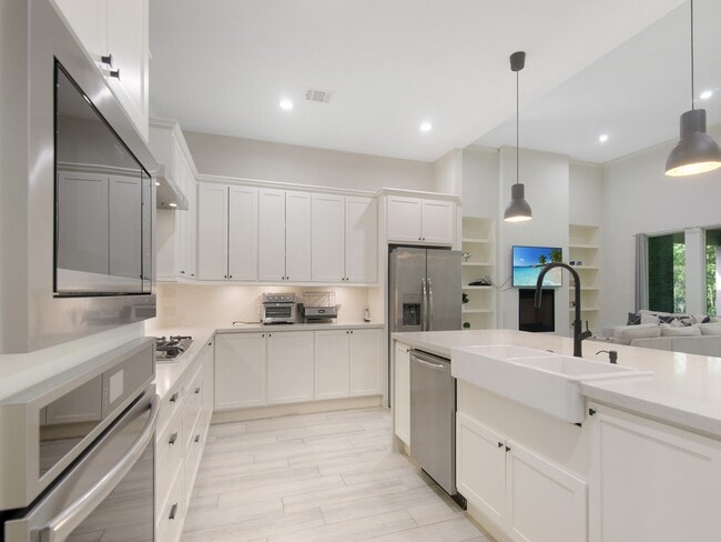 Building Photo - 12118 S Tara Plantation Dr