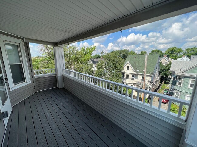 Building Photo - Porter Square Closest train = Porter Squar...