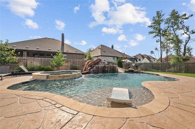 Building Photo - 17346 Camillia Trails