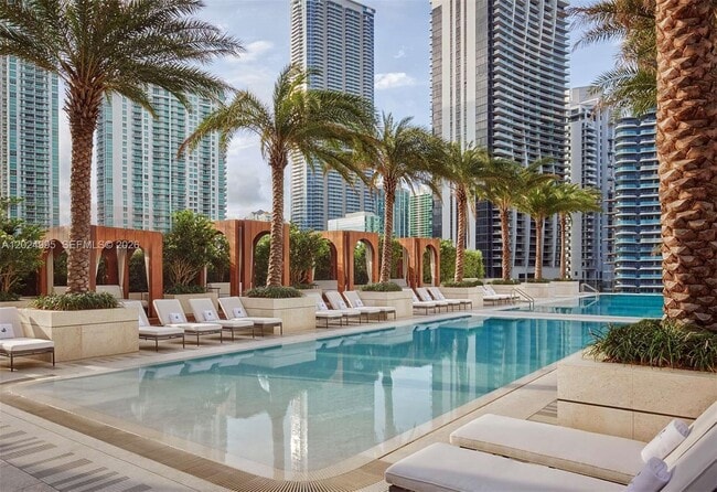 Building Photo - 801 S Miami Ave