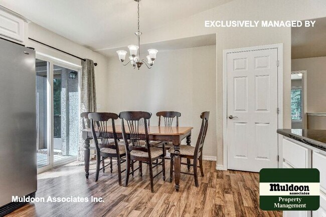 Building Photo - 8385 Woodcrest Dr