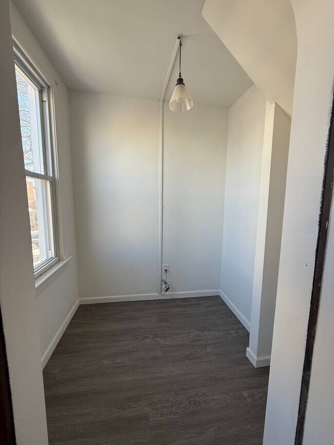 Building Photo - 15-24-24 125th St