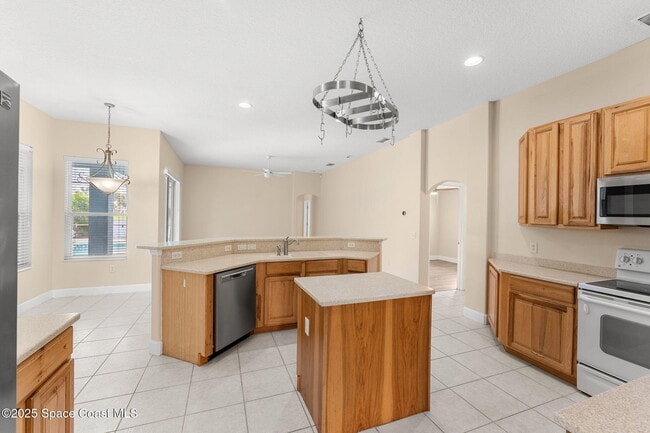 Building Photo - 3650 Chardonnay Dr