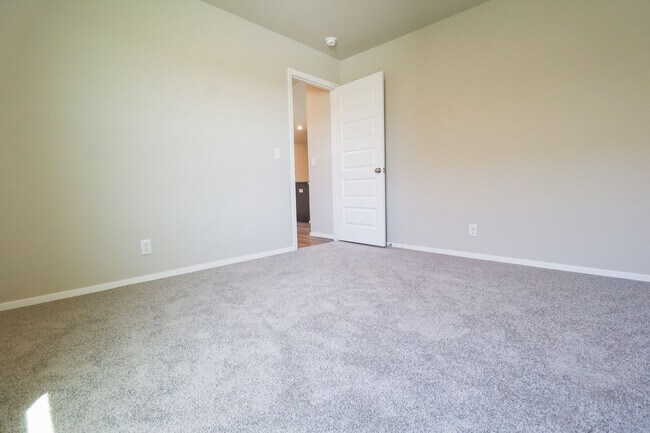 Building Photo - Stunning New Construction Home 4 Bed 2 Bath in Bixby!