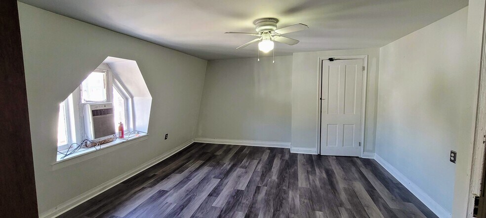 Building Photo - 3834 Manayunk Ave