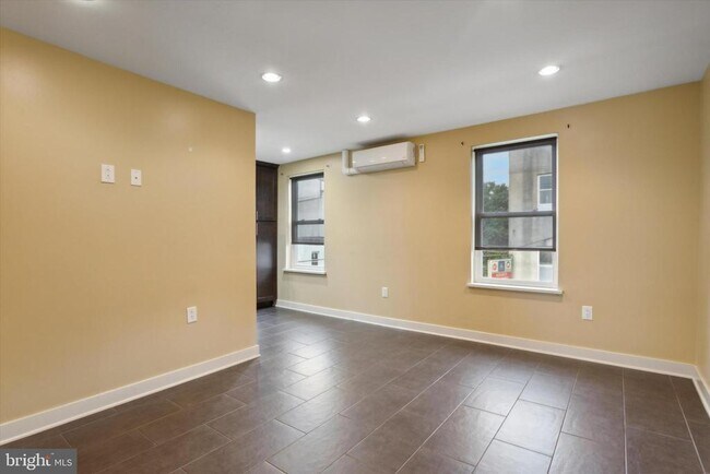 Primary Photo - 1183 S 13th St