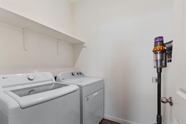 Building Photo - 509 Redfish Ln