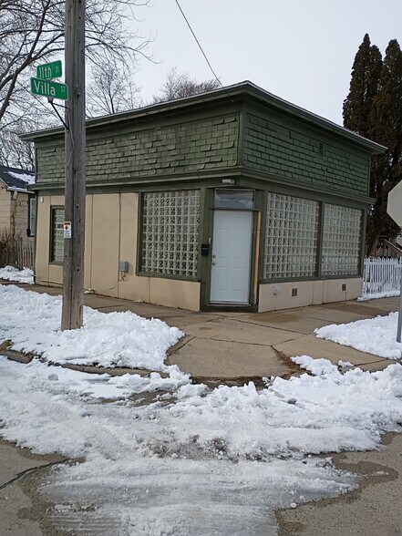 Building Photo - 1048 Villa St