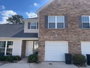 Building Photo - Covington Meadows Townhome Rental - Fully Renovated