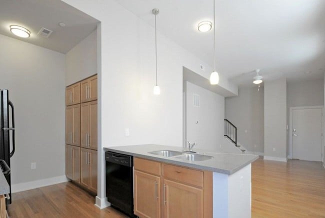 Building Photo - Mercer Commons