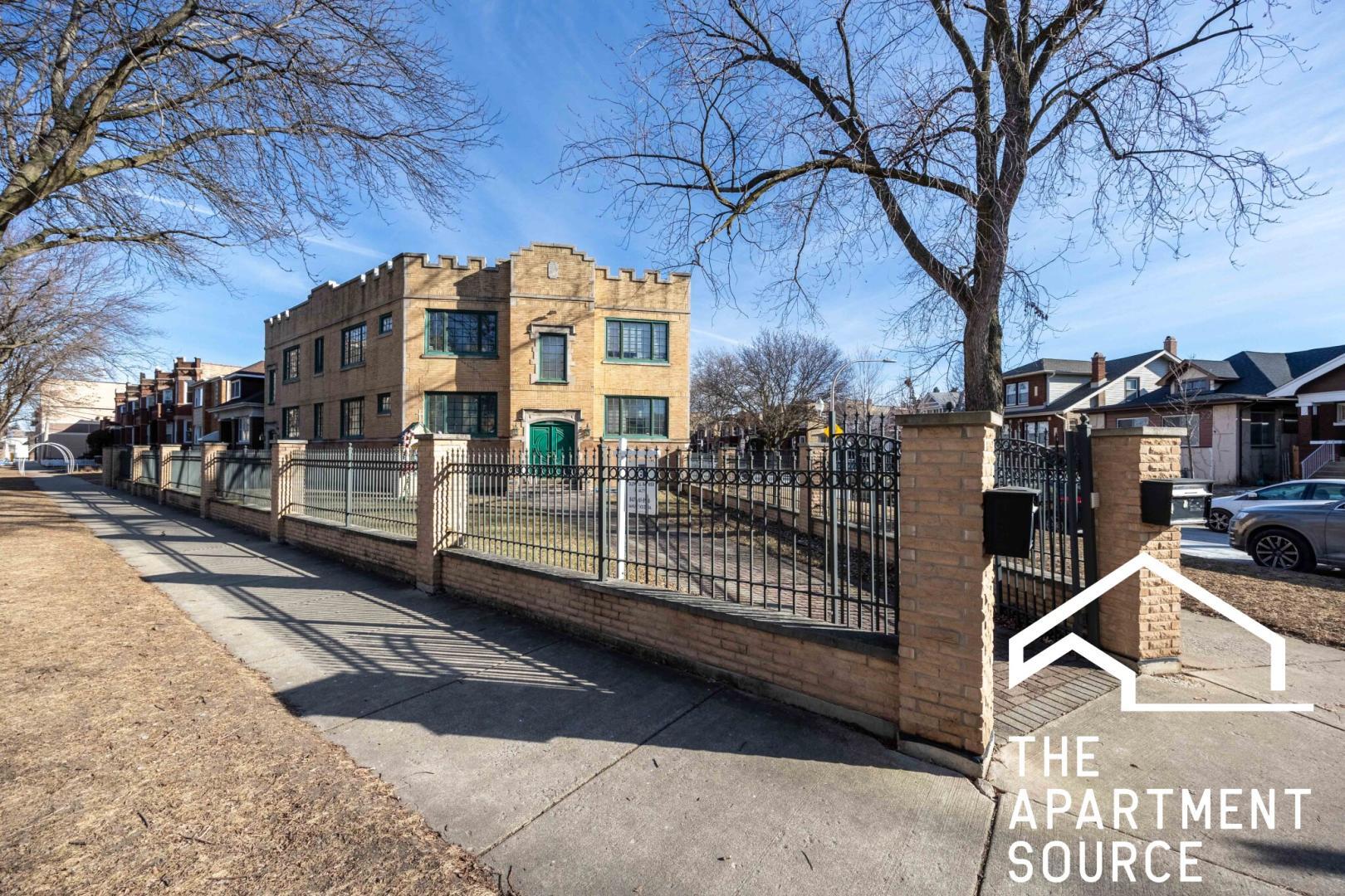 Building Photo - 3100 N Harding Ave