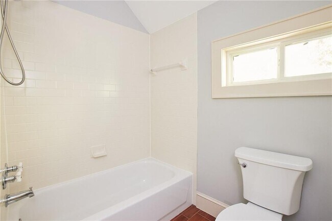Building Photo - 1843 Butlers Ln