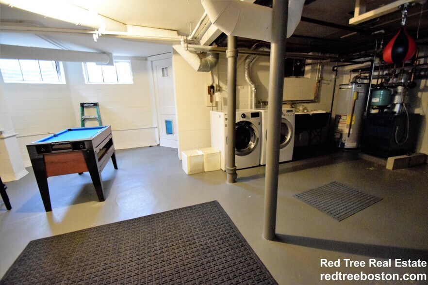 Building Photo - 75 Somerset Rd