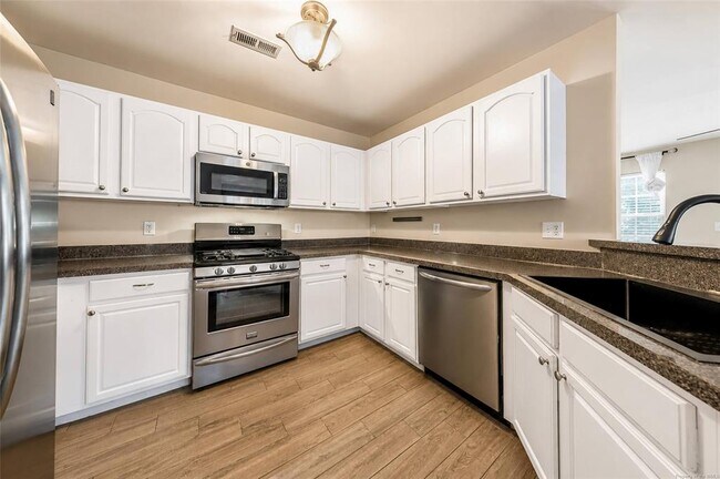 Building Photo - 105 Chardonnay Rd