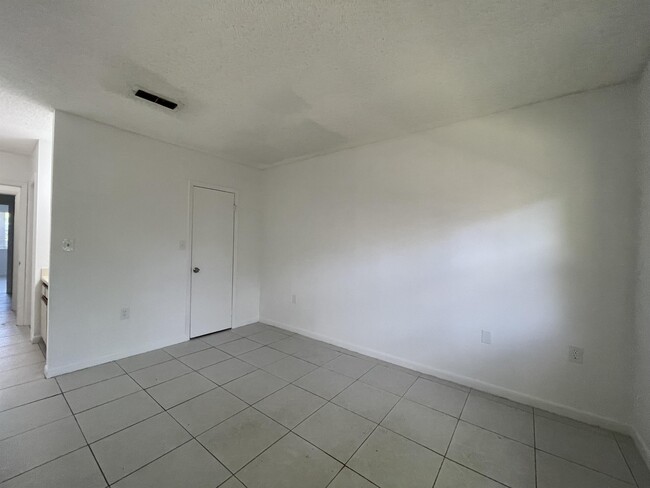 Building Photo - 8002 SW 21st Ct