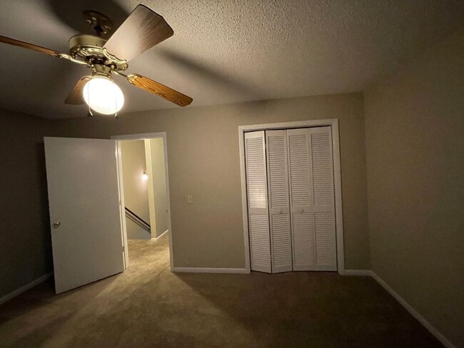 Building Photo - Rolling Acres