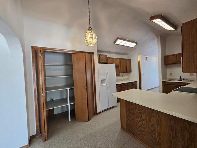 Building Photo - Charming Home on .34 acres!