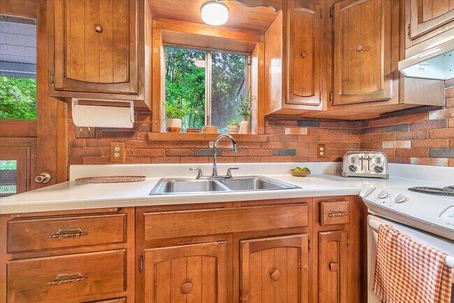 Building Photo - Picturesque, Pet Friendly, with Garage and...