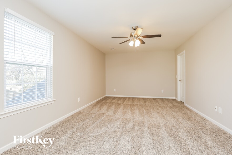 Building Photo - 7836 Oakfield Grove