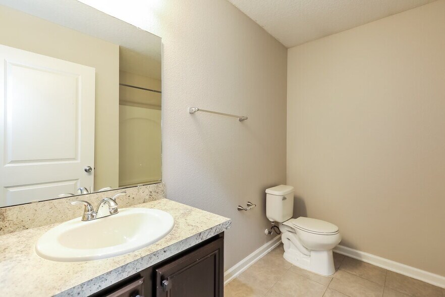 Building Photo - 6582 Winding Greens Dr