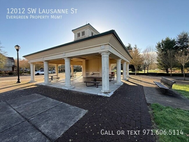 Building Photo - 12012 SW Lausanne St