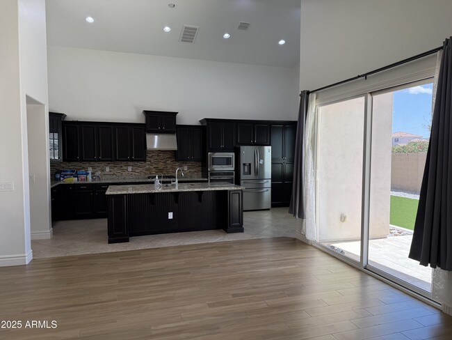 Building Photo - 4333 E Grand Canyon Dr
