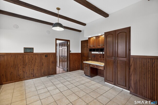 Building Photo - 339 Willow St